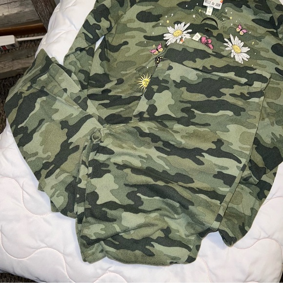 Girls camo Suit - Picture 2 of 3